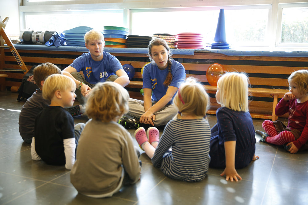 Kinder – kreis sporthalle huetchen gruppenspiel – meinsportnetz.nrw